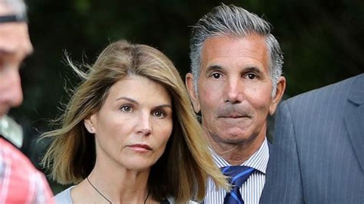 Who Is Mossimo Giannulli? Lori Loughlin’s Husband Faces Sentencing – Hollywood Life