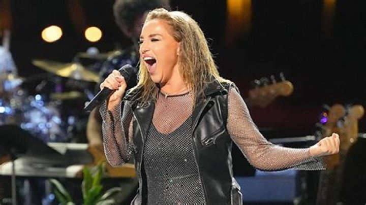 Who Is Nutsa? Get To Know The Georgian Singer On ‘American Idol’ – Hollywood Life