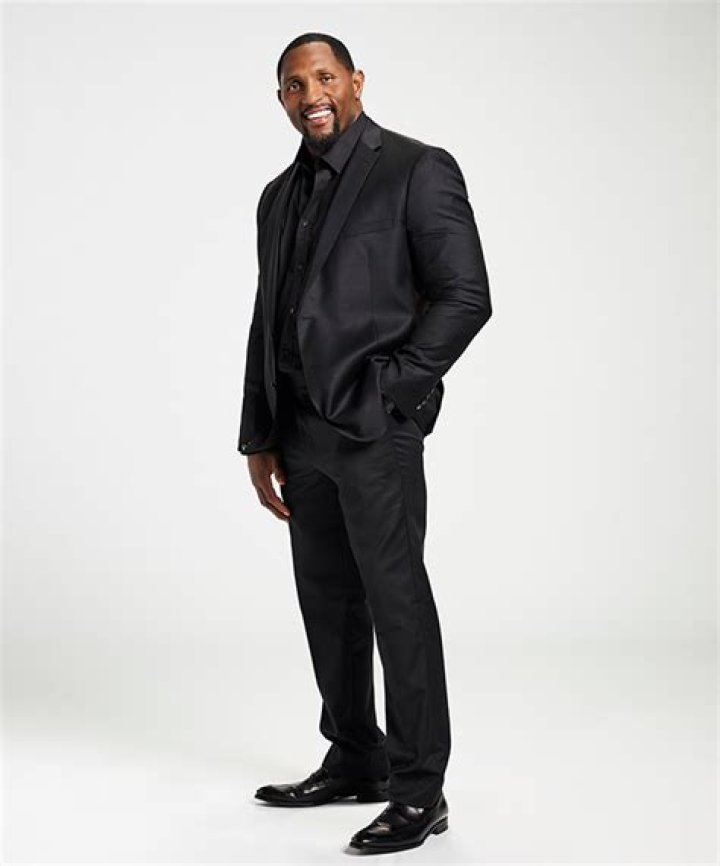Who Is Ray Lewis? — About The NFL Star On ‘DWTS’ Season 28 – Hollywood Life