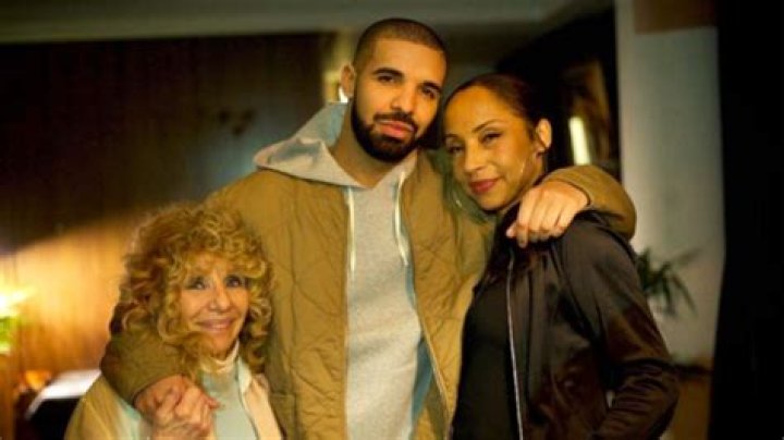 Who Is Sade? — 5 Things To Know About Legendary Singer Hanging Out With Drake – Hollywood Life