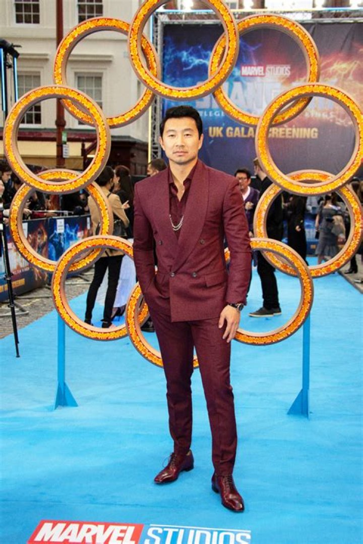 Who Is Simu Liu? 5 Things About The ‘Shang-Chi’ Actor & ‘SNL’ Host – Hollywood Life