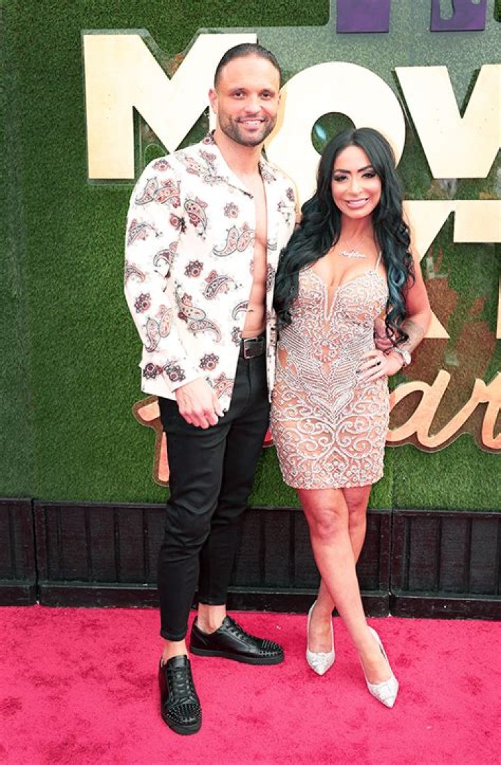 Who Is Vinny Tortorella? Facts About Angelina Pivarnick’s Fiance – Hollywood Life