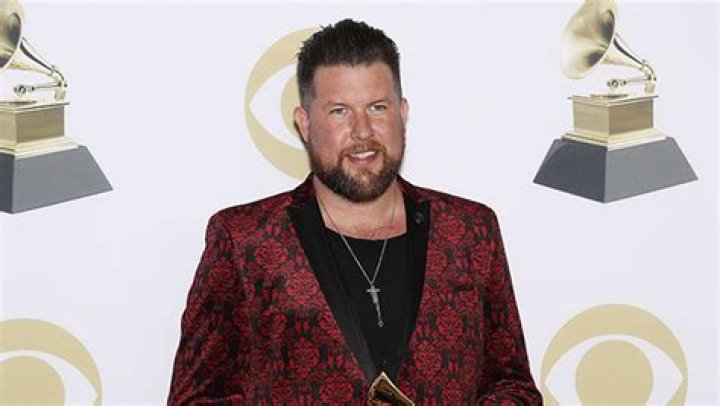 Who Is Zach Williams? Get to Know the Christian Rock Artist – Hollywood Life