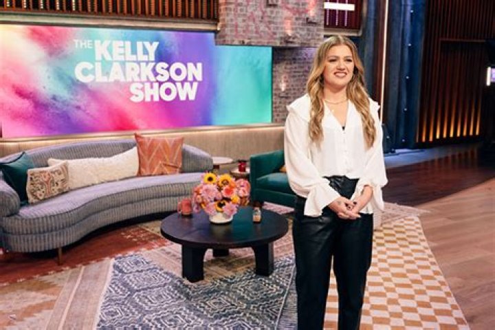 Why Did Kelly Clarkson Leave ‘The Voice’? Her Reason Revealed – Hollywood Life