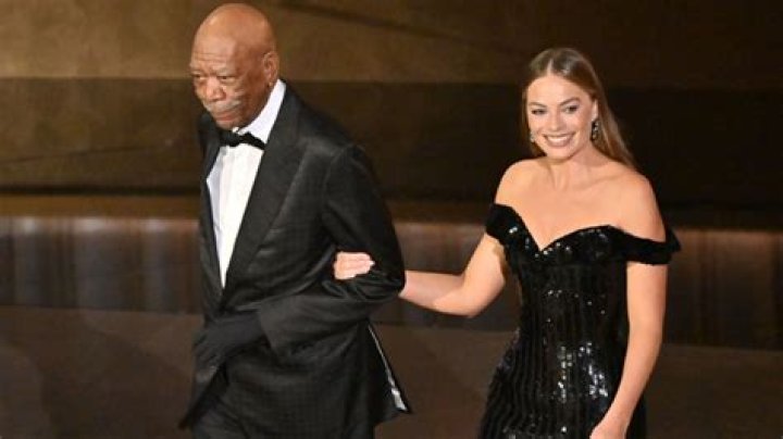 Why He Wore A Glove For Oscars 2023 – Hollywood Life
