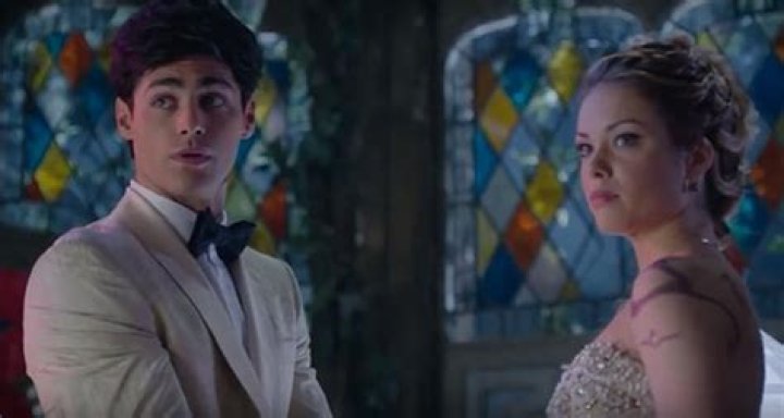 Will Alec Leave Lydia For Him? – Hollywood Life