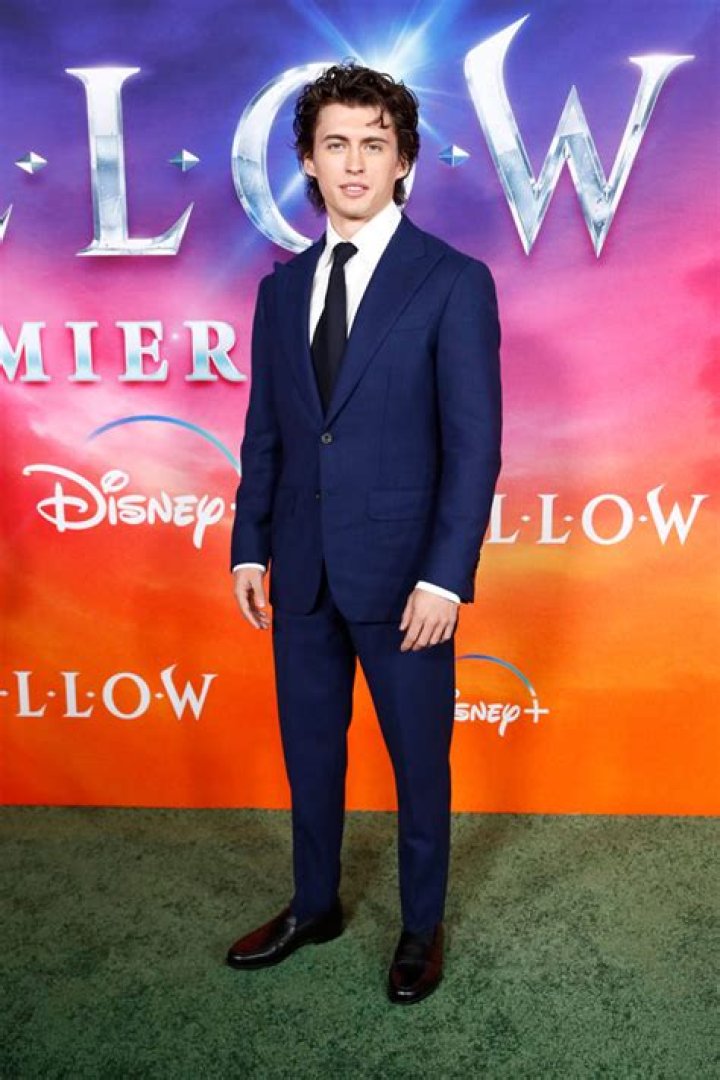 ‘Willow’s Dempsey Bryk On Airk Being A ‘Damsel In Distress’: Exclusive – Hollywood Life
