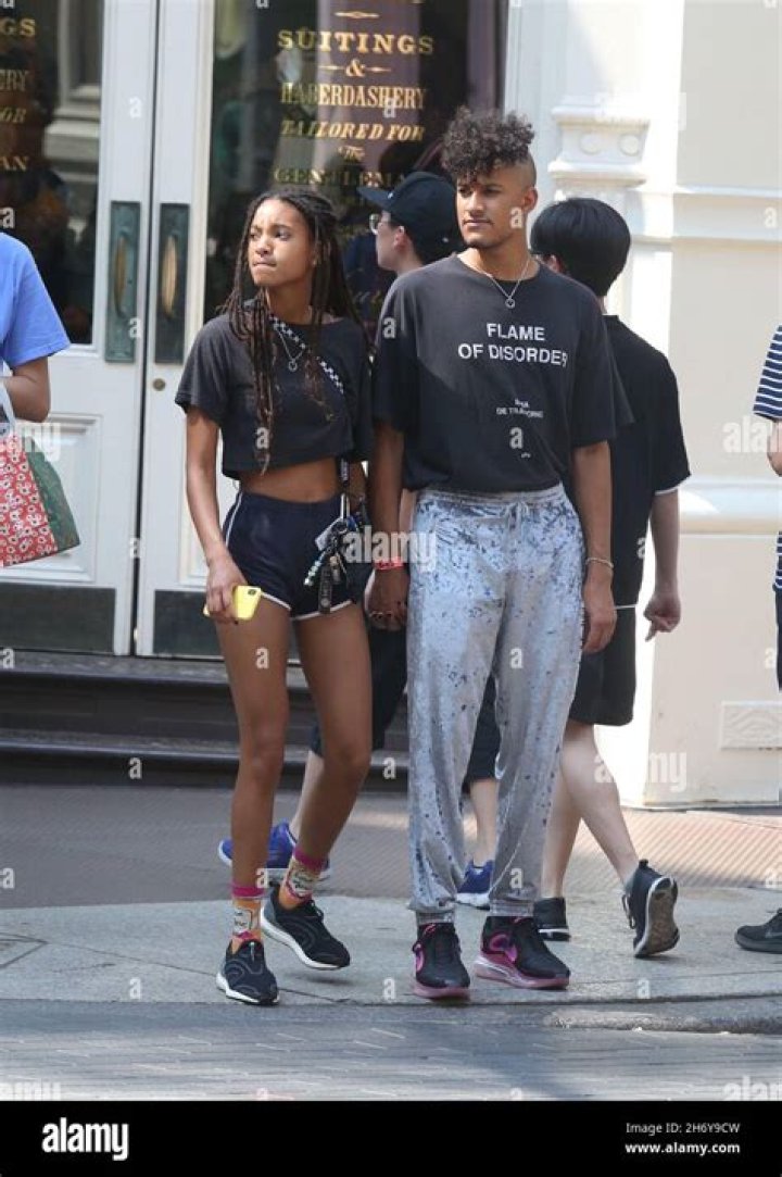 Willow Smith, 18, Makes Out With BF Tyler Cole, 21, In Sweet New PDA Pic