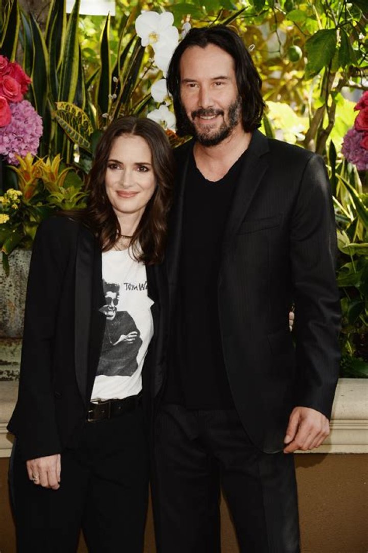Winona Ryder & Keanu Reeves Flirt In ‘Destination Wedding’ Preview – Hollywood Life