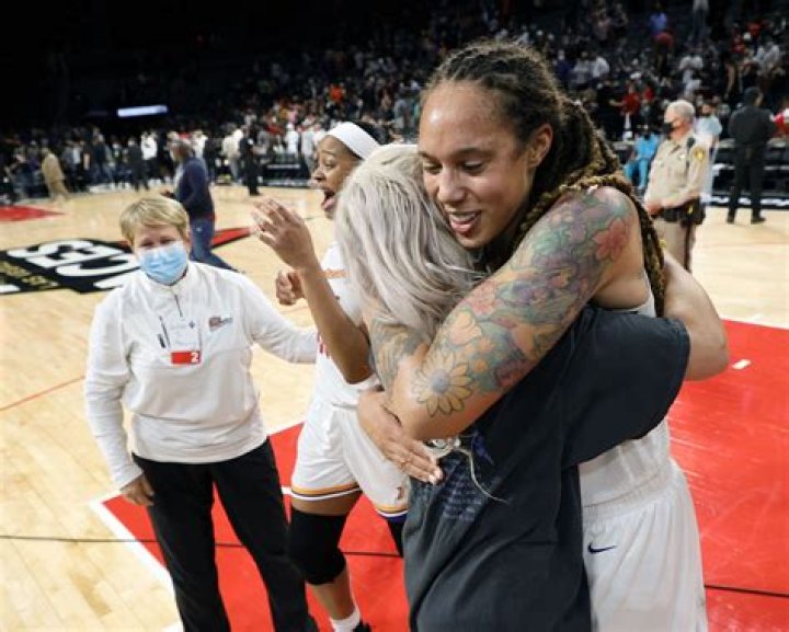 WNBA Stars Expecting First Child – Hollywood Life