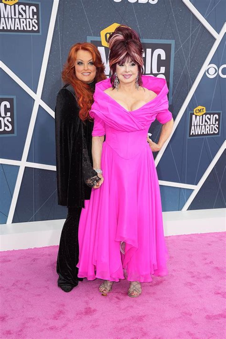 Wynonna Judd Honors Mom Naomi Judd During CMT Awards 2023 Performance – Hollywood Life