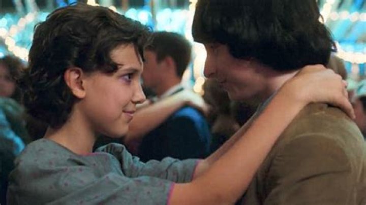 Yes, Mike & Eleven Are Dating In ‘Stranger Things’ Season 3: Spoilers – Hollywood Life