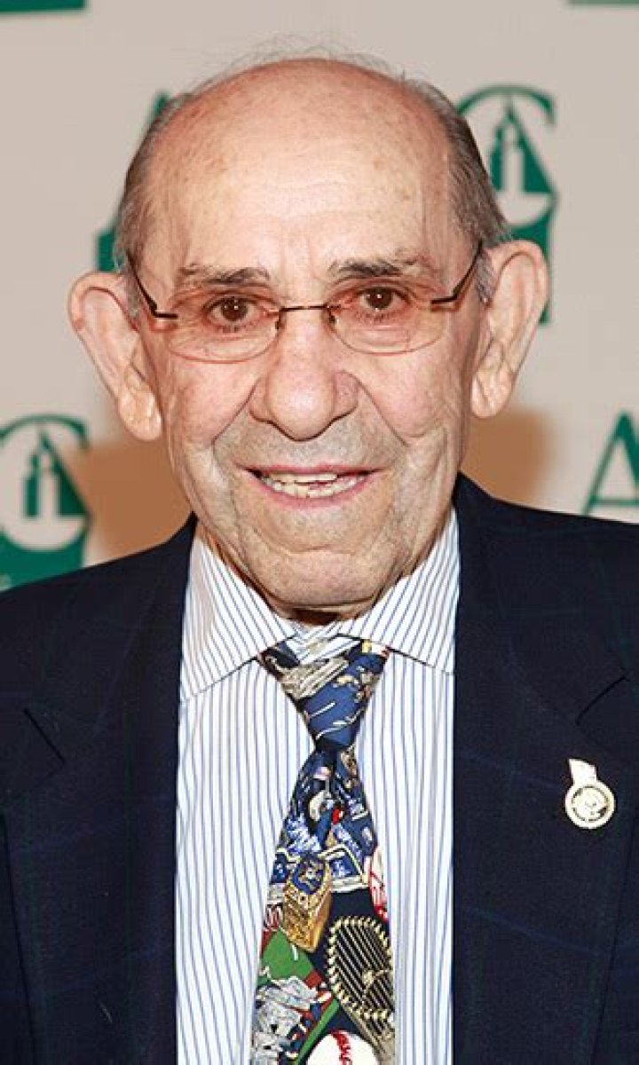 Yogi Berra – Hollywood Life