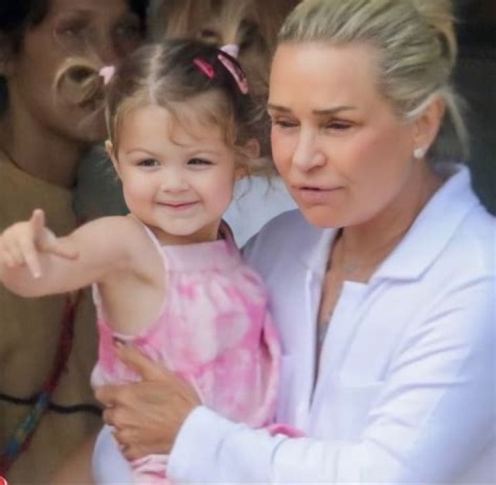 Yolanda Hadid Appears To Accidentally Post 1st Look At Gigi’s Baby’s Face Before Cropping Pic