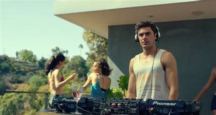 Zac Efron Is A Badass DJ – Hollywood Life