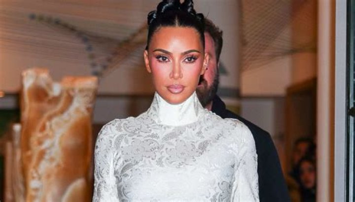 Zayn Malik Dissing Kim Kardashian After Revealing Selfie? Fans Flip Out