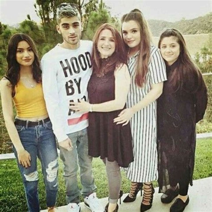 Zayn Malik’s Sister Warns Hadid Family Of ‘Karma’ Amid New Claims – Hollywood Life
