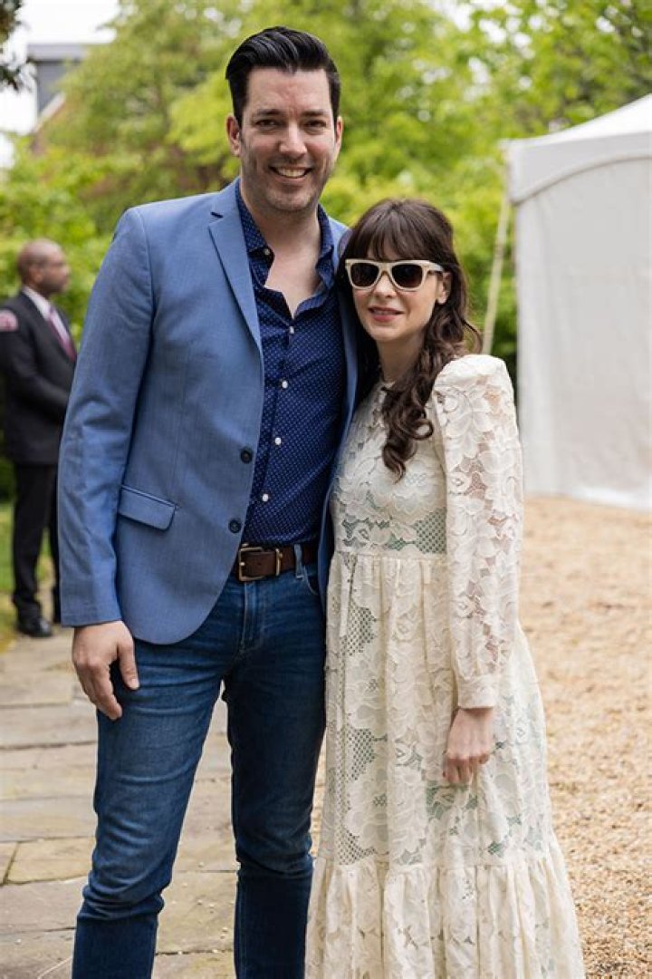 Zooey Deschanel & Jonathan Scott Engaged After 4 Years Of Dating – Hollywood Life